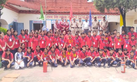 छात्रों ने जाना आग से बचाव का तरीका, मॉक ड्रिल से मिली सीख