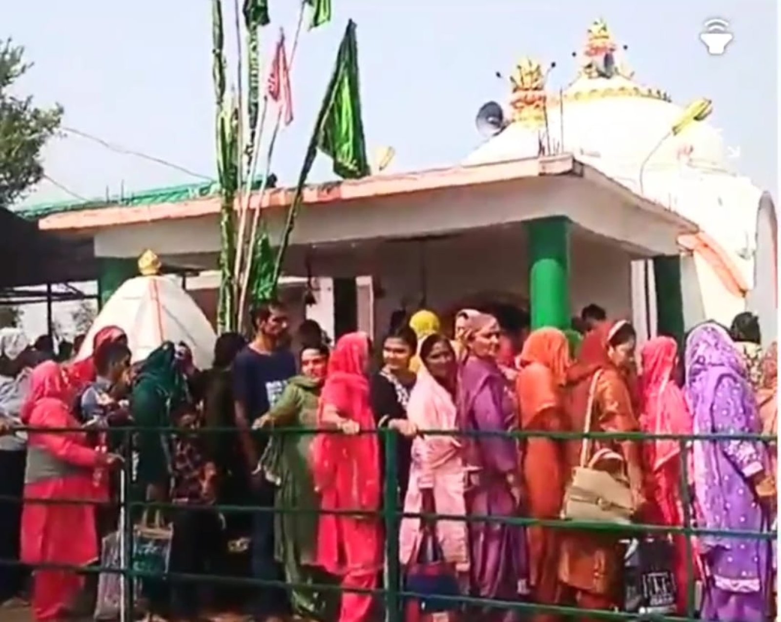 हजारों श्रद्धालुओं ने लिया लखदाता पीर का आशीर्वाद