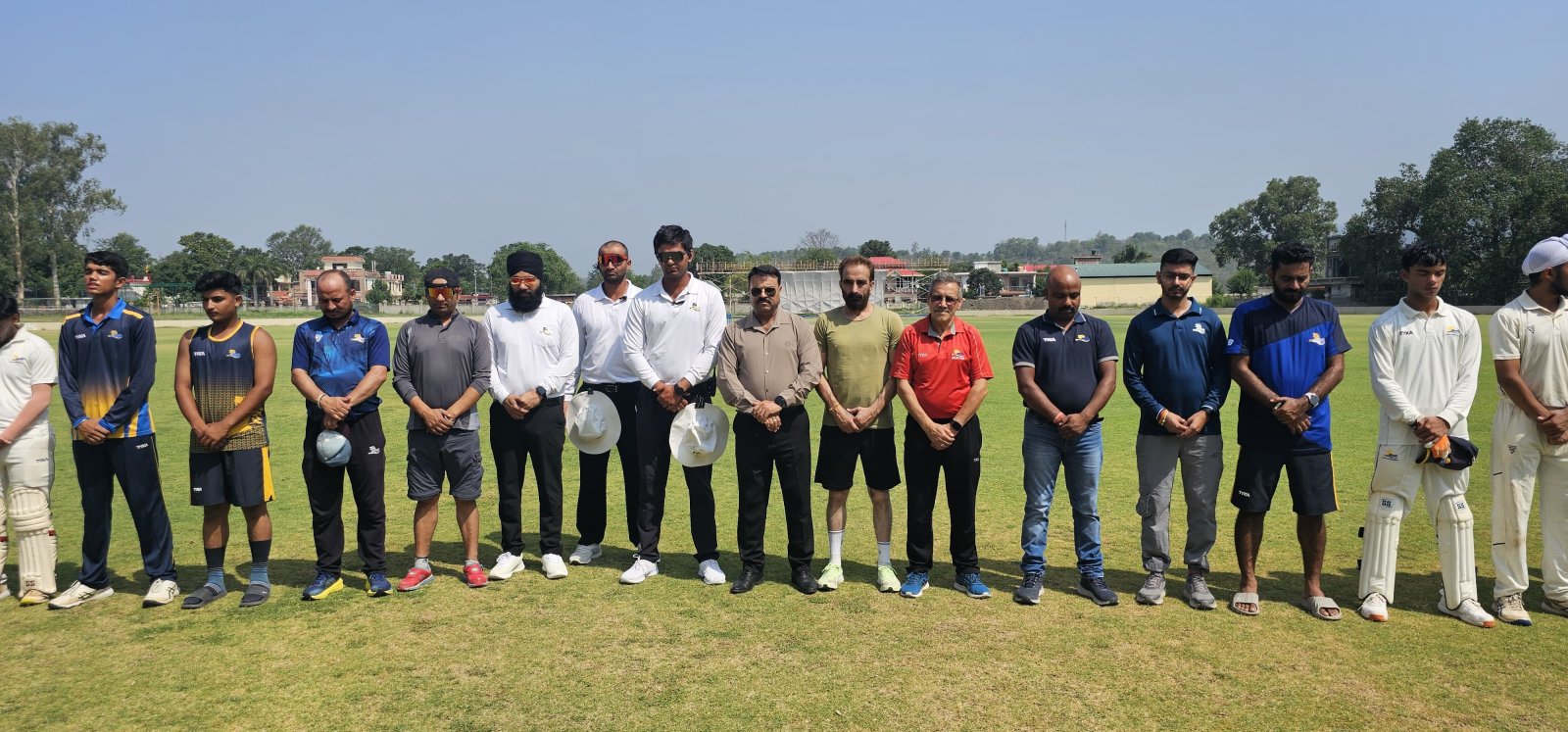 सेमीफाइनल से पहले स्टेडियम में श्रद्धांजलि, खिलाड़ियों ने रखा मौन
