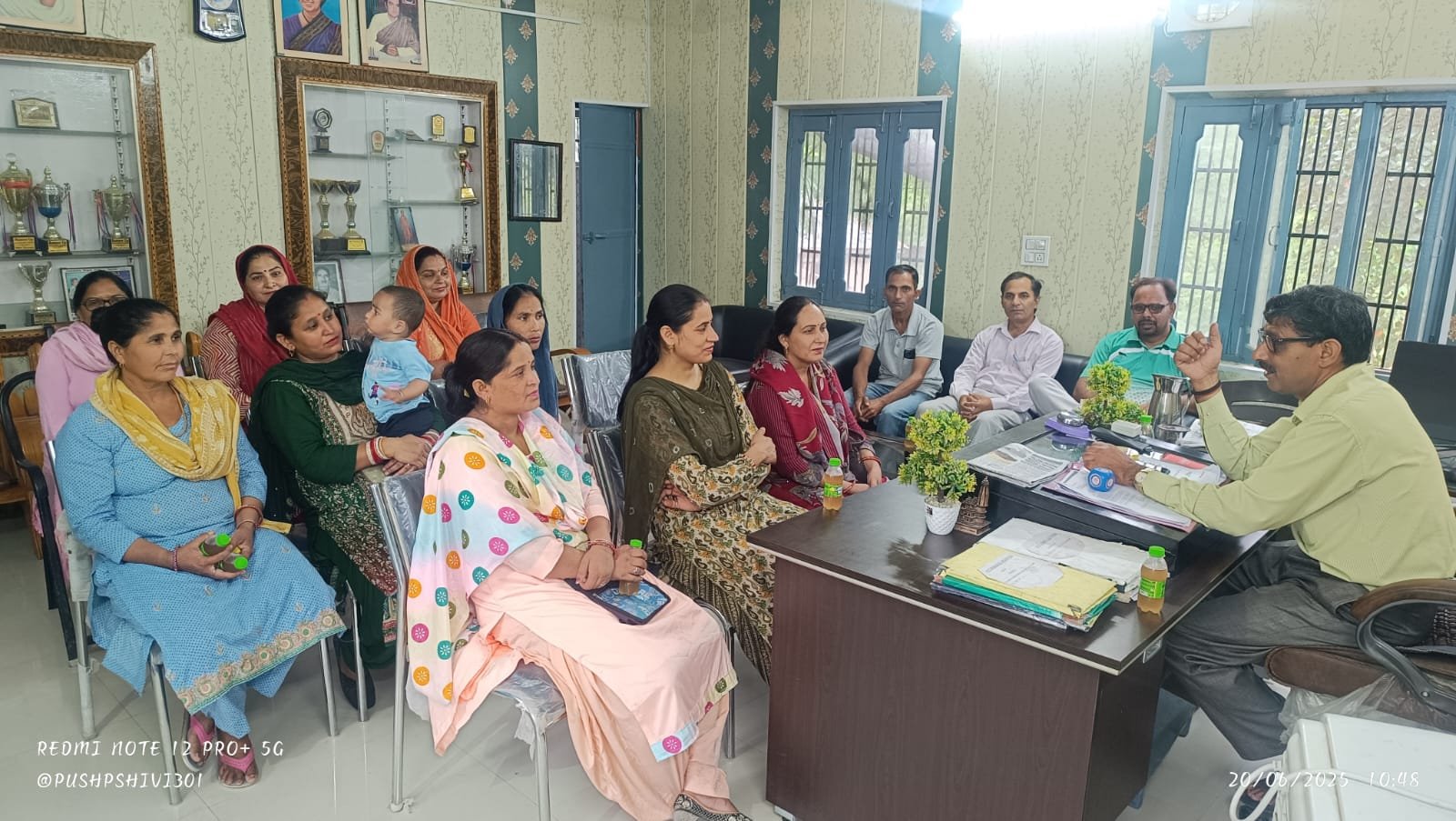 विद्यालय में विद्यार्थियों के विकास के लिए अभिभावकों व शिक्षकों ने मिलाया हाथ