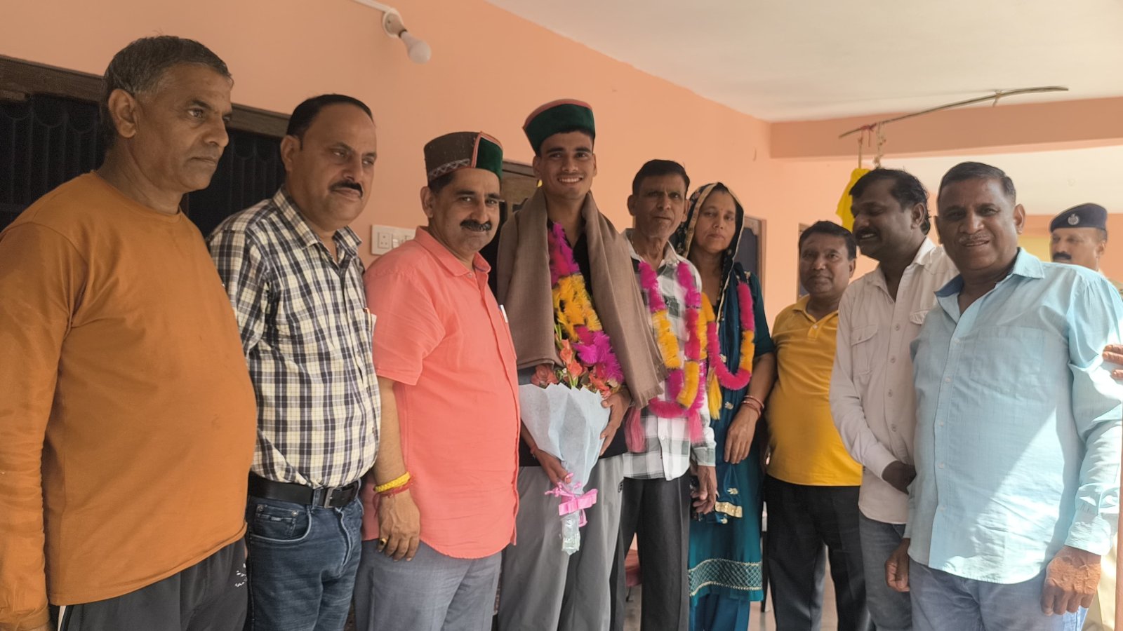 शाहपुर के लाल साहिल चौधरी बने लेफ्टिनेंट – विधायक केवल सिंह पठानिया ने घर पहुंचकर किया सम्मानित