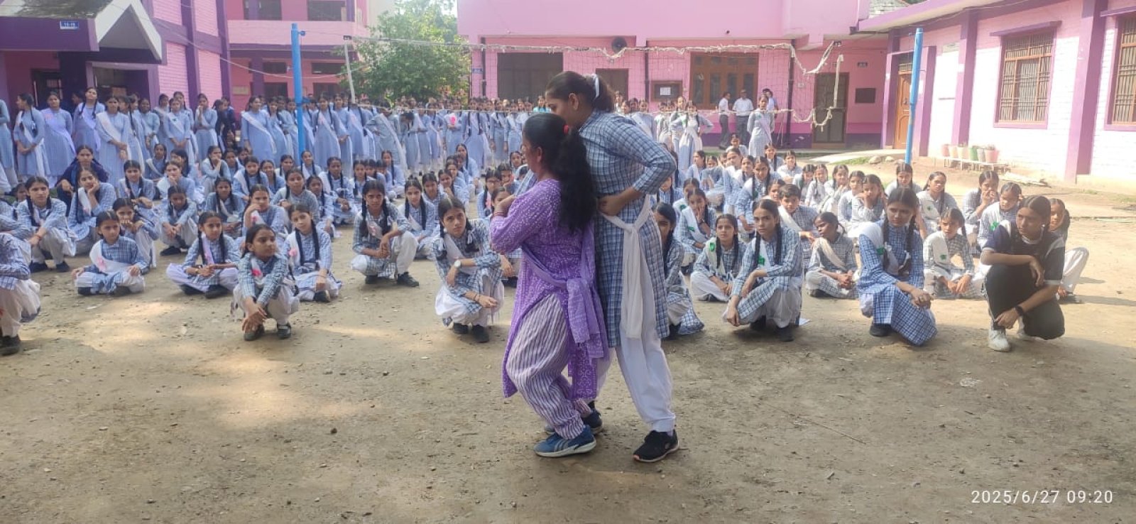 आत्मरक्षा में निपुण बनीं नादौन की छात्राएं, आत्मनिर्भरता की ओर मजबूत कदम