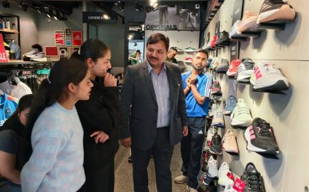 मेरिट में आने पर चिल्ड्रन ऑफ स्टेट ने की मॉल रोड़ की सैर