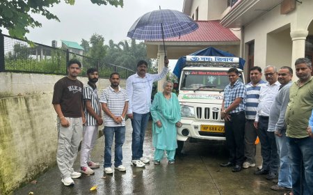 सराज के आपदा पीड़ितों के लिए धर्मशाला कांग्रेस की मदद — विप्लव ठाकुर और देवेंद्र जग्गी ने खुद भेजी राशन की गाड़ी