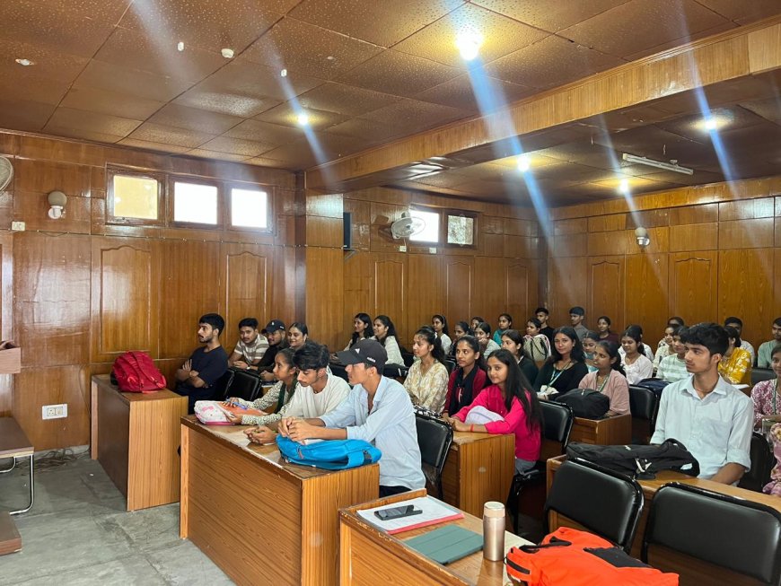 कांगड़ा कॉलेज में ट्रम्प की टैरिफ नीति पर हुई गरमागरम बहस, छात्रों ने रखे वैश्विक असर पर तर्क