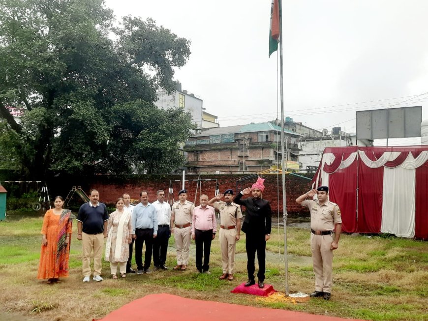 बारिश के बीच GAV सीनियर सेकेंडरी स्कूल कांगड़ा में धूमधाम से मनाया गया स्वतंत्रता दिवस 🇮🇳