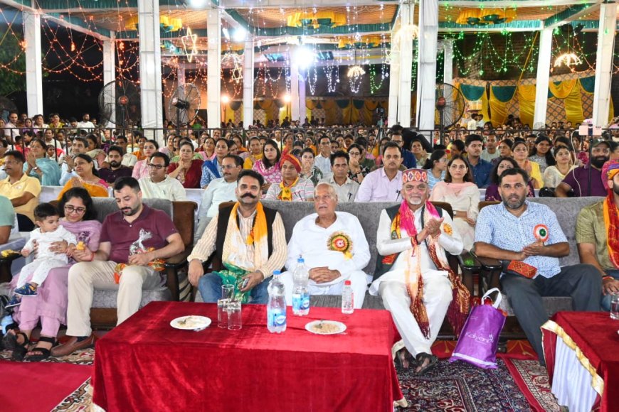 नूरपुर में भव्य शोभा यात्रा के साथ शुरू हुआ राज्य स्तरीय श्रीकृष्ण जन्माष्टमी महोत्सव, कृषि मंत्री चंद्र कुमार ने की अगुवाई