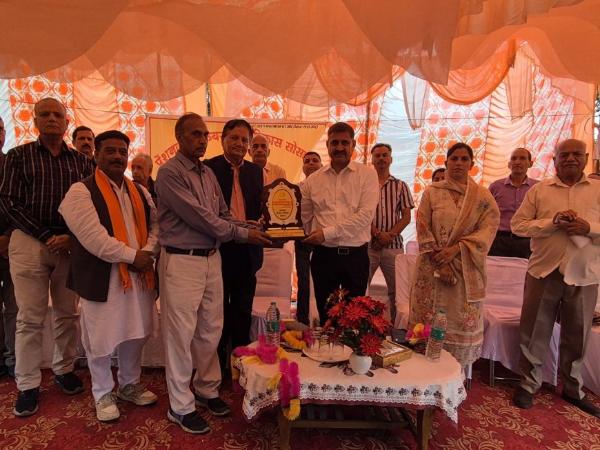 कांगड़ा में स्वतंत्रता दिवस: बीरता पंचायत में विधायक पवन काजल ने फहराया तिरंगा, युवाओं को दिया नशा छोड़ने का संदेश