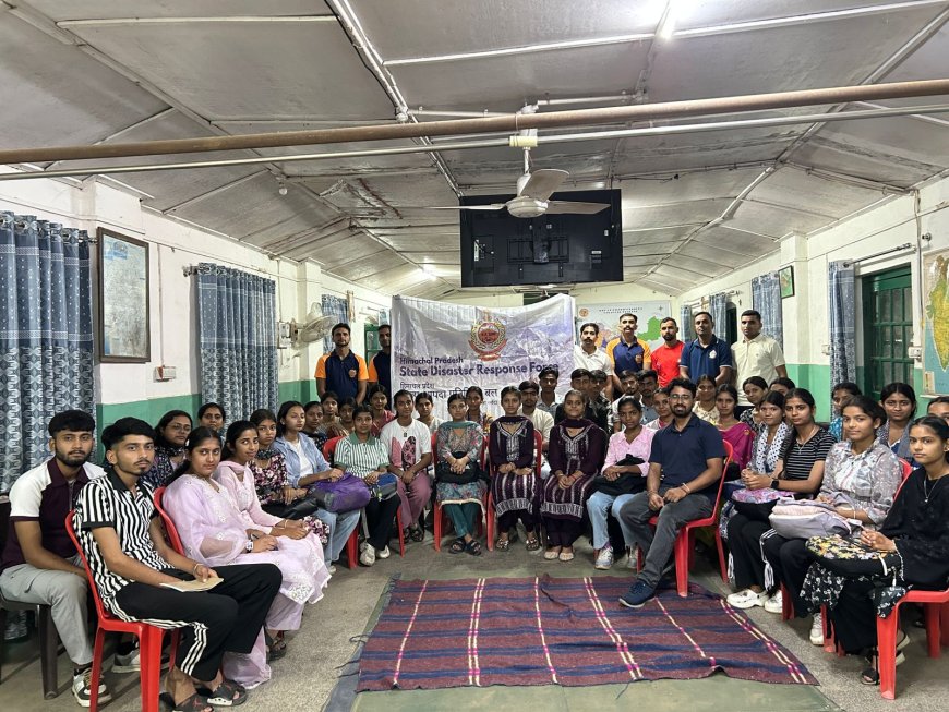 तकीपुर कॉलेज के विद्यार्थियों ने सीखा आपदा प्रबंधन कौशल