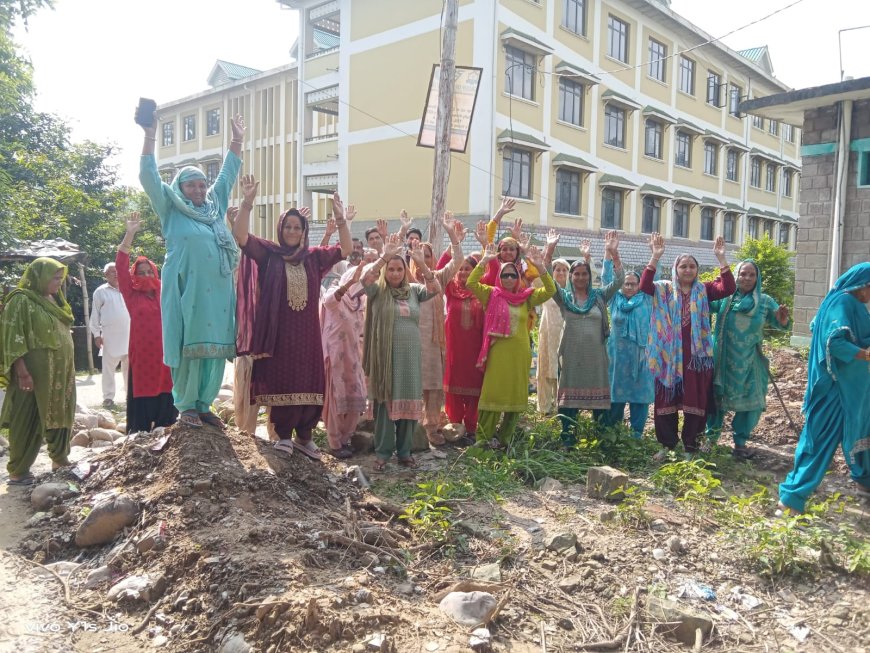 तकीपुर में प्लास्टिक वेस्ट प्लांट पर बवाल, ग्रामीणों का जोरदार विरोध