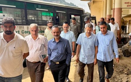 धर्मपुर बस अड्डे पर आपदा का कहर, 20 बसें क्षतिग्रस्त