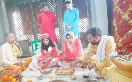 नवरात्र पर नारी शक्ति: SDM नेत्रा मेती व ASP अदिति ने की पूजा