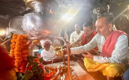 HRTC उपाध्यक्ष अजय वर्मा ने चामुंडा मंदिर में टेका माथा