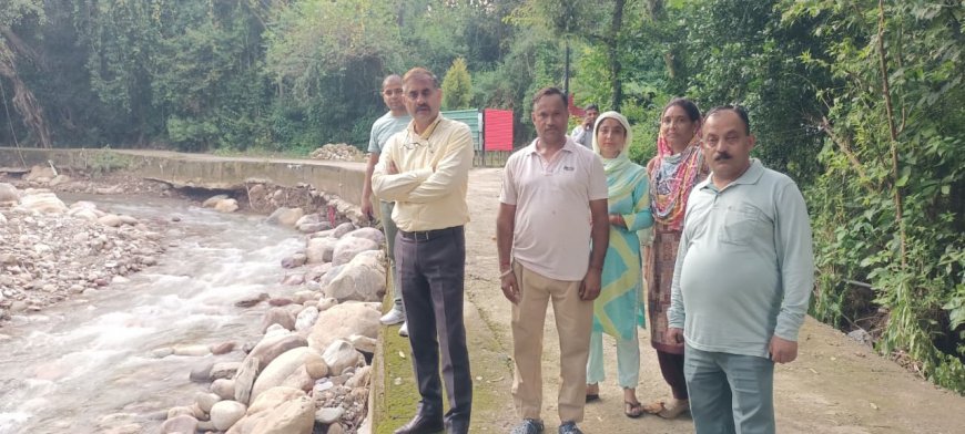 कांगड़ा में बरसात का कहर, MLA पवन काजल पहुंचे देहरियां