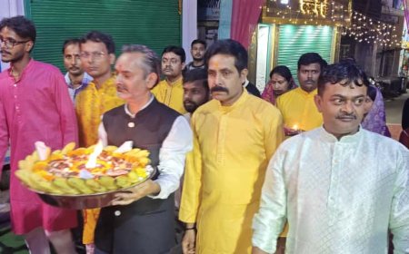 कांगड़ा सराफा बाजार में भव्य माता की चौकी, भजनों पर झूमे श्रद्धालु