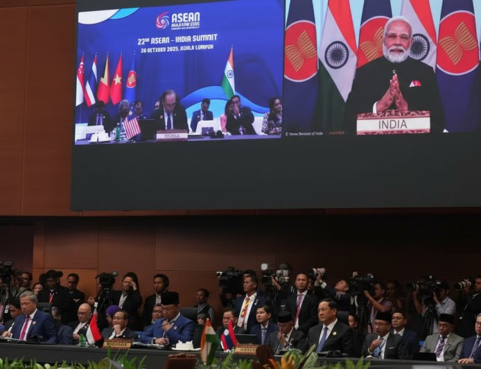PM Modi का बड़ा ऐलान: ASEAN ट्रेड डील रिव्यू, वंदे मातरम् के 150 साल पर देशभर में उत्सव