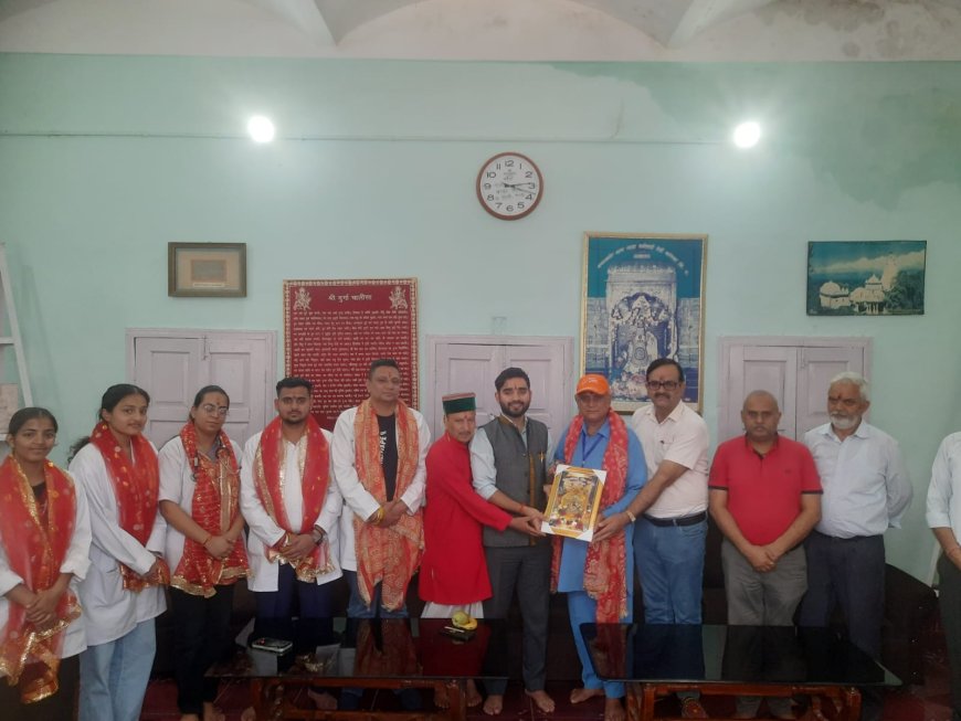 अंतिम नवरात्र पर वज्रेश्वरी मंदिर में उमड़ी श्रद्धालुओं की भीड़