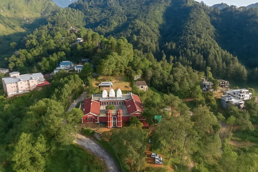 मंडी की ऊंचाइयों पर स्थित महामाया मंदिर की अनोखी गाथा 🛕✨