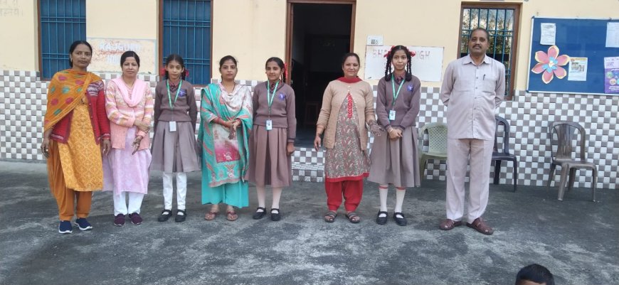 आदर्श मॉडल पब्लिक स्कूल तियारा में करवाचौथ पर मेहंदी प्रतियोगिता आयोजित