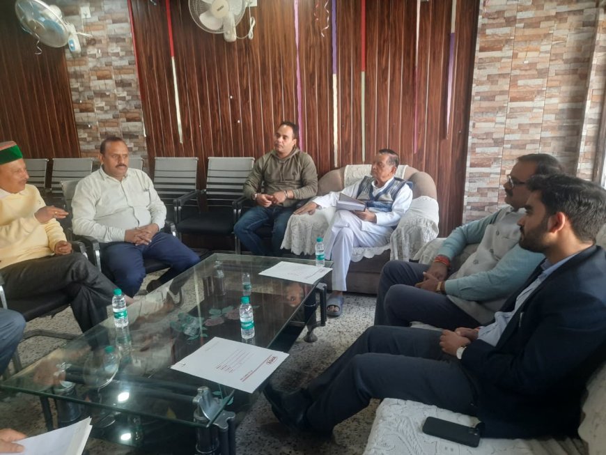 बज्रेश्वरी घाट पर संध्या आरती को लेकर हुई अहम बैठक