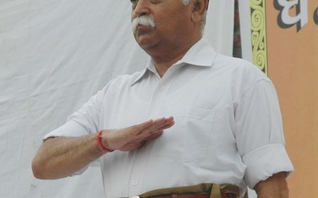 मोहन भागवत बोले—“भारत में कोई अहिंदू नहीं, सबका डीएनए एक”﻿