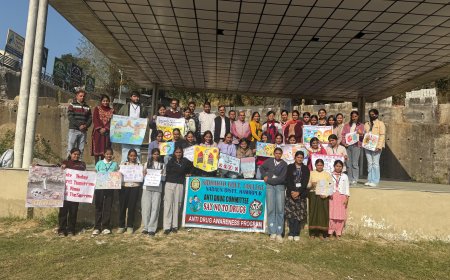 नादौन कॉलेज में नारा व पोस्टर प्रतियोगिता, छात्रों की रचनात्मक चमक