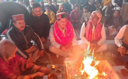 नागबाड़ी नाग मंदिर पहुंचे केवल पठानिया, विकास के लिए 5 लाख मंजूर