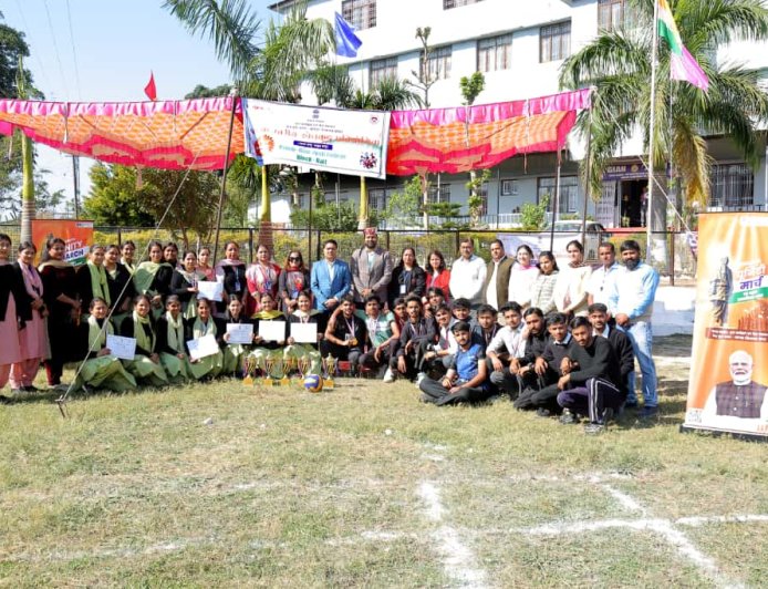 कांगड़ा के रैत में ब्लॉक स्तरीय खेल महोत्सव, युवाओं ने दिखाया दम