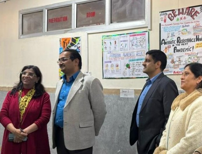 टांडा मेडिकल कॉलेज में एंटीबायोटिक जागरूकता सप्ताह सफल रहा