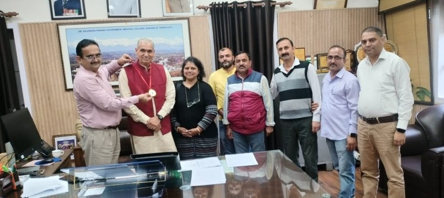 61 वर्षीय ने रचा इतिहास — 80वीं बार किया रक्तदान, समाज के लिए मिसाल बने राजनेश कुमार