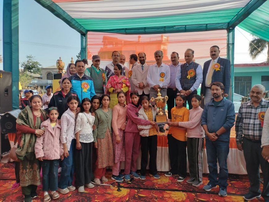 हॉकी इंडिया के 100 साल: गौना करौर स्कूल में खेला जोश से भरा मैच