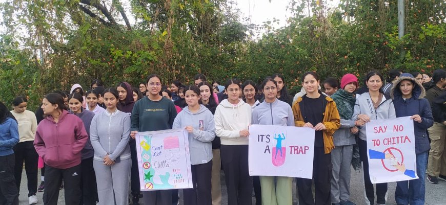 टांडा मेडिकल कॉलेज में छात्रों ने ली चिट्टा विरोधी शपथ