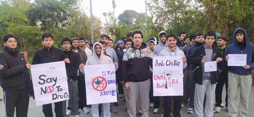 टांडा मेडिकल कॉलेज में छात्रों ने ली चिट्टा विरोधी शपथ