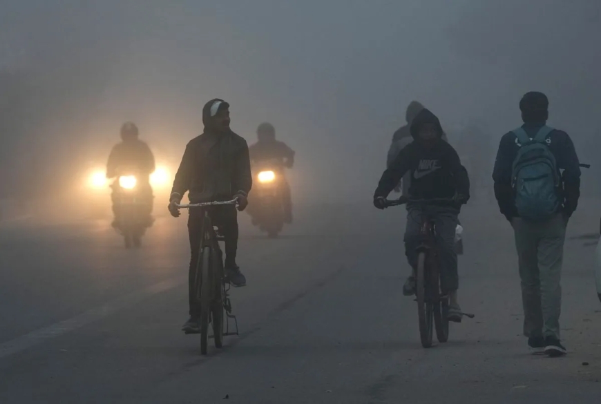 दिल्ली में नवंबर की सबसे सर्द रात, प्रदूषण भी रिकॉर्ड पर