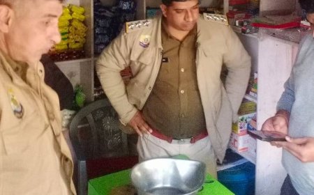 नादौन पुलिस का छापा: तंबाकू व पॉलीथीन पर कार्रवाई, दुकानदार चेतावनी