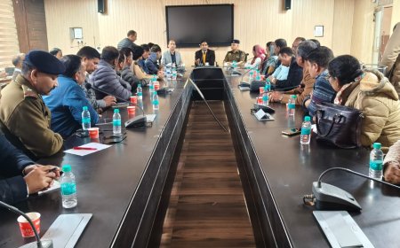 कांगड़ा में चिट्टे पर सबसे बड़ा वार! 22 पंचायतों के साथ डीसी हेमराज बैरवा की हाईलेवल बैठक, 10 लाख तक इनाम का ऐलान