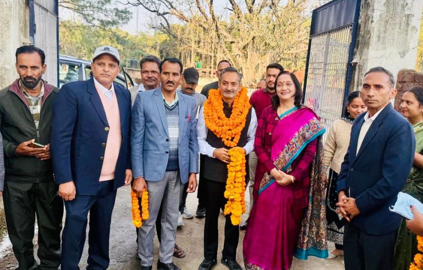 गुणवत्तापूर्ण शिक्षा के लिए बड़े बदलाव: जलाड़ी स्कूल में मेधावी सम्मानित