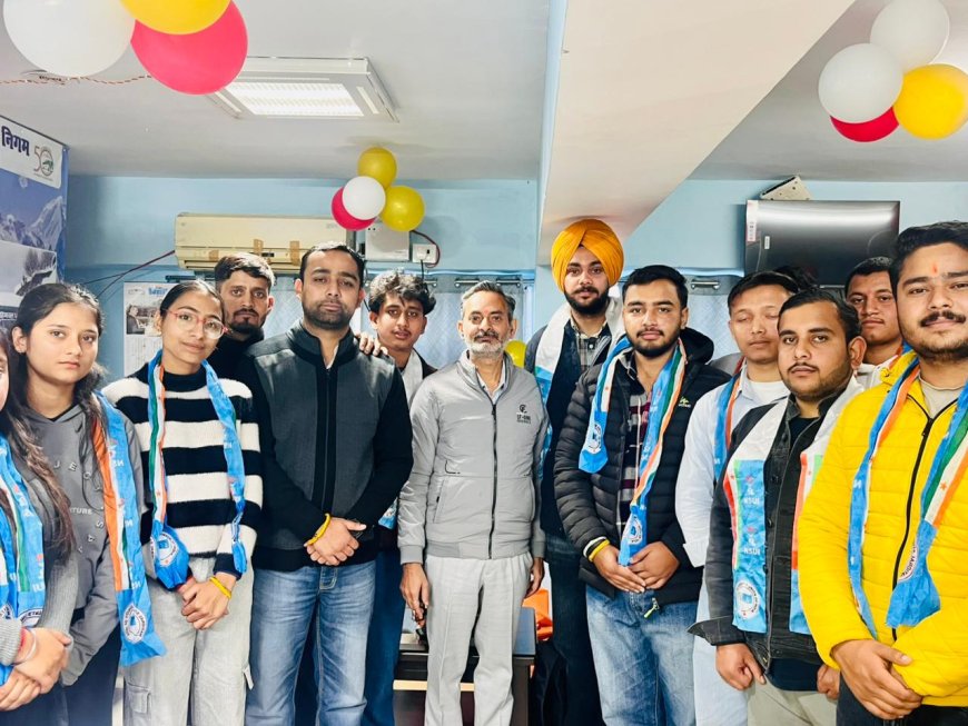 कांगड़ा में एमसीएम DAV कॉलेज की नई NSUI टीम गठित, नेताओं से की मुलाकात