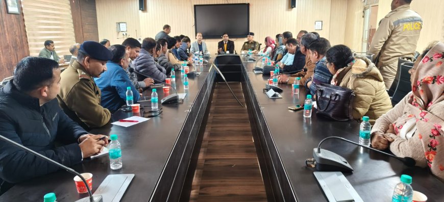 कांगड़ा में चिट्टे पर सबसे बड़ा वार! 22 पंचायतों के साथ डीसी हेमराज बैरवा की हाईलेवल बैठक, 10 लाख तक इनाम का ऐलान