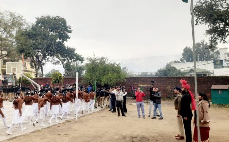 गणतंत्र दिवस 2026: कांगड़ा में SDM इशांत जसवाल ने फहराया तिरंगा