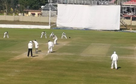 अमतर स्टेडियम में रणजी का रोमांच शुरू! हिमाचल 168 पर सिमटा, सुनील कुमार की घातक गेंदबाज़ी