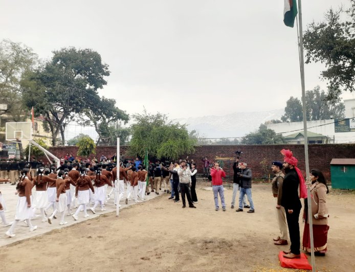 गणतंत्र दिवस 2026: कांगड़ा में SDM इशांत जसवाल ने फहराया तिरंगा