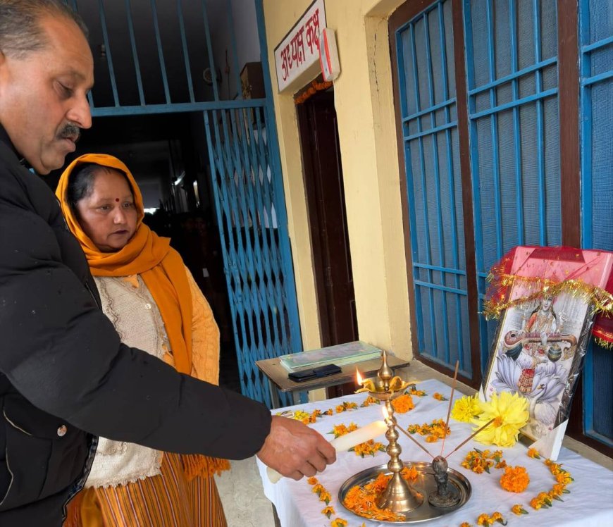 आदर्श मॉडल स्कूल तियारा में धूमधाम से मना बसंत पंचमी उत्सव