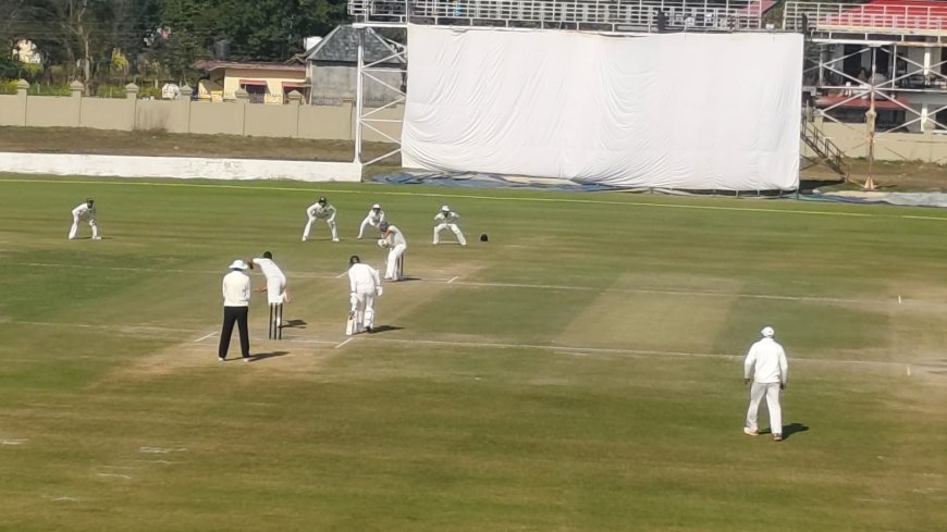 अमतर स्टेडियम में रणजी का रोमांच शुरू! हिमाचल 168 पर सिमटा, सुनील कुमार की घातक गेंदबाज़ी