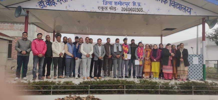 शिमला के रिज मैदान पर धनेटा के NSS स्वयंसेवियों का परचम, गणतंत्र दिवस परेड में बढ़ाया हमीरपुर का गौरव