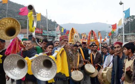 मंडी शिवरात्रि के लिए सराज घाटी के देवता लाव-लश्कर संग रवाना