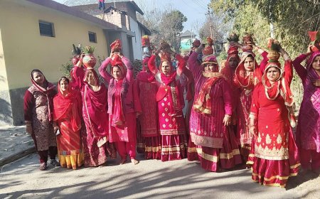 तरकेड़ी गांव में शिव महापुराण कथा शुरू, भव्य कलश यात्रा ने मोहा मन