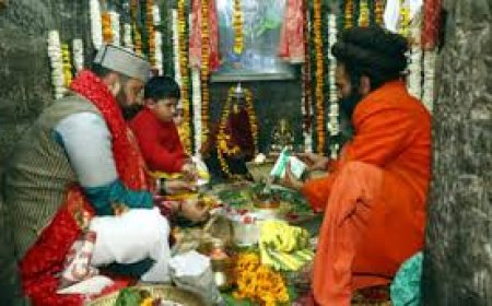 लघु जलेब निकाल बाबा भूतनाथ को दिया महोत्सव का न्योता