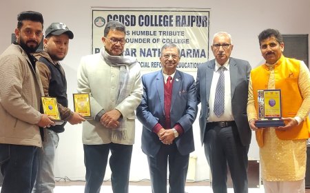 शिक्षा का सच्चा अर्थ  है ईमानदारी और धैर्यवान इंसान बनना: डॉ. देशबंधु