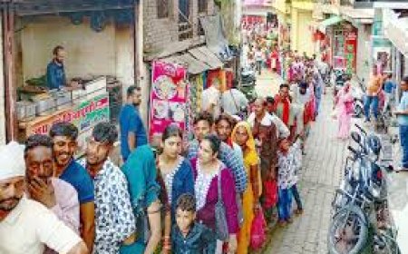 चिंतपूर्णी मंदिर में उमड़ी श्रद्धालुओं की भीड़